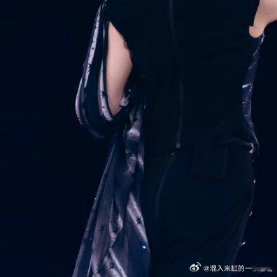 #周深[超话]#zs#周深# zs#周深新专辑反深代词# zs#周深深深的巡回演唱会# zs#向全世界安利周深# zs

你是书本里夹着的那片枫叶，也是我反复翻开那一页的执念 You are the maple leaf pressed between book pages, and my obsession with turning back to that page.

​