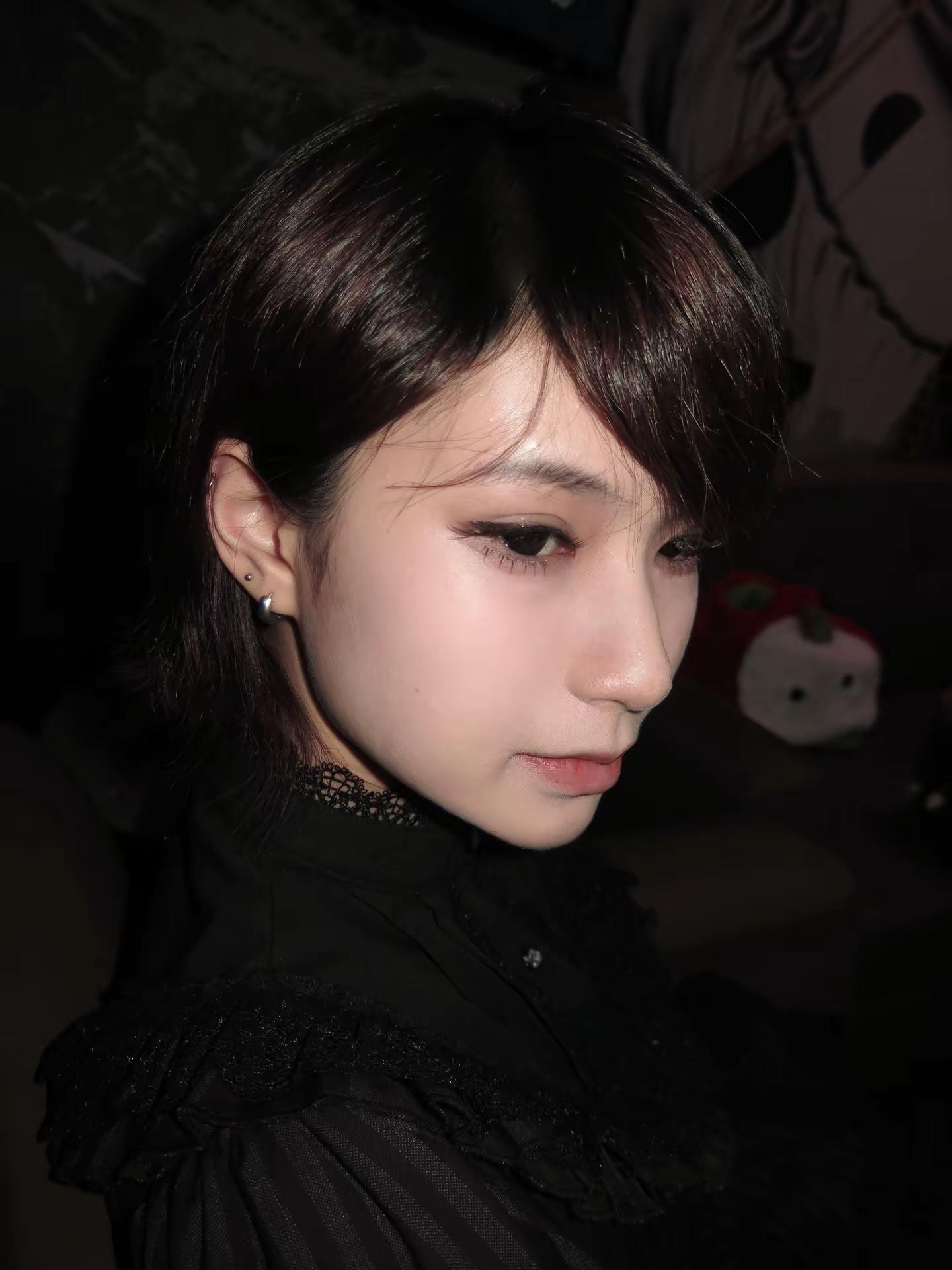 🖤༒我讨厌黑色，却喜欢上了夜༒🖤。