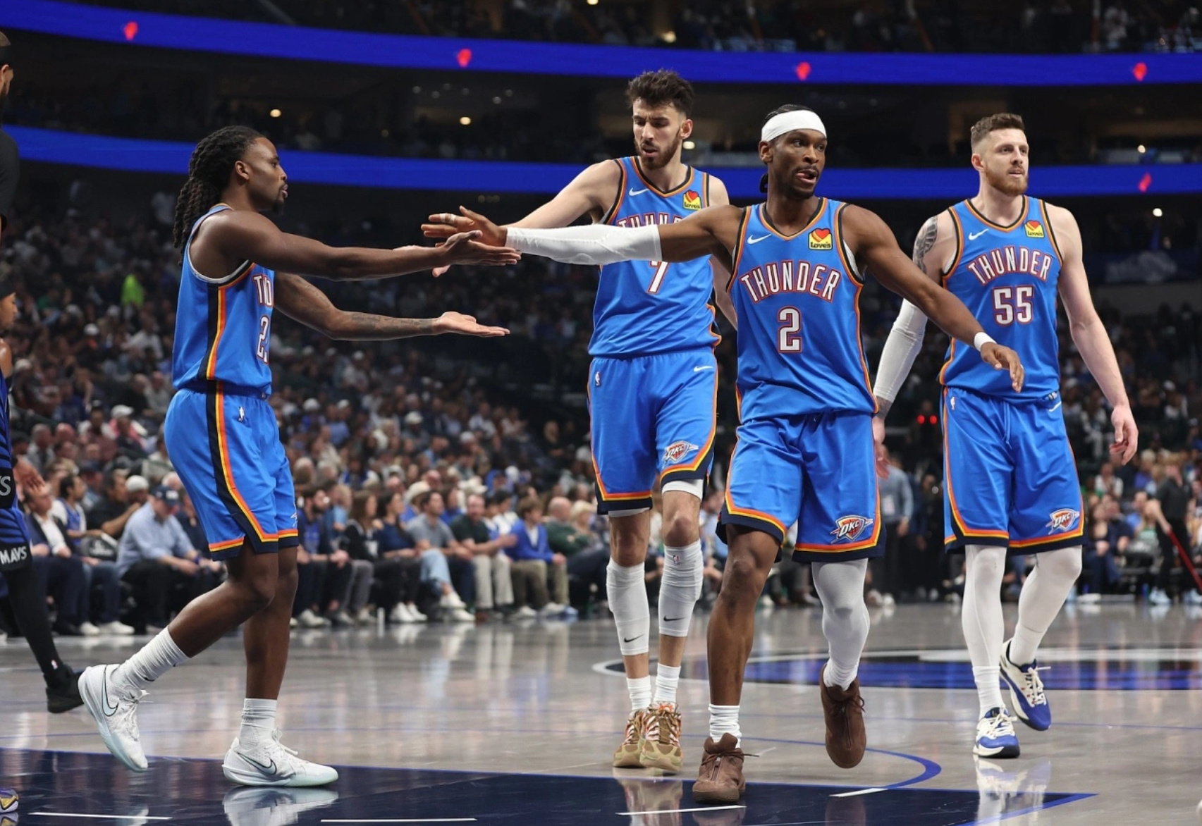 华莱士：我们都是竞争者不想输球，球队试图在最后发起反扑  今天NBA季...