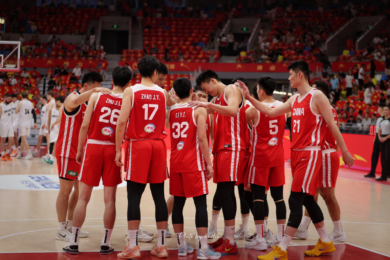 中国男篮已于今日凌晨1点左右启程前往多哈，预计今日上午10点多抵达🛬 。
北京时间8月28日 00:00（28号零点，也就是27号夜里）将开启世预赛客场对阵卡塔尔的比赛。

#中国男篮##中国男篮vs卡塔尔男篮# ​