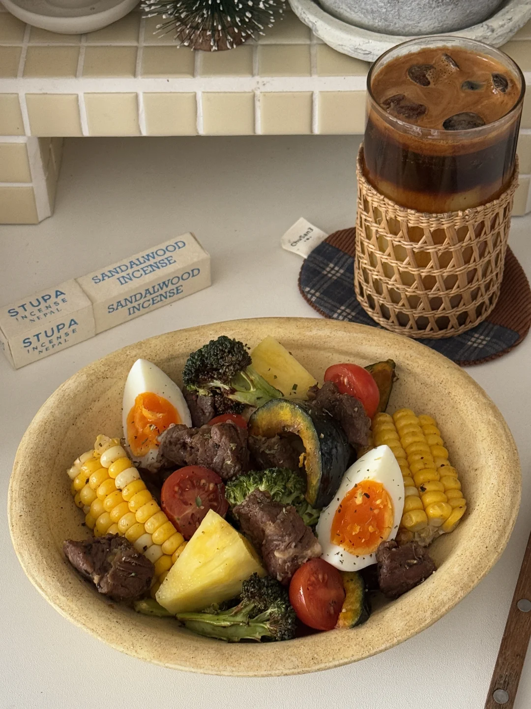 不知道，反正我的牛肉烤时蔬味道很美妙🥦