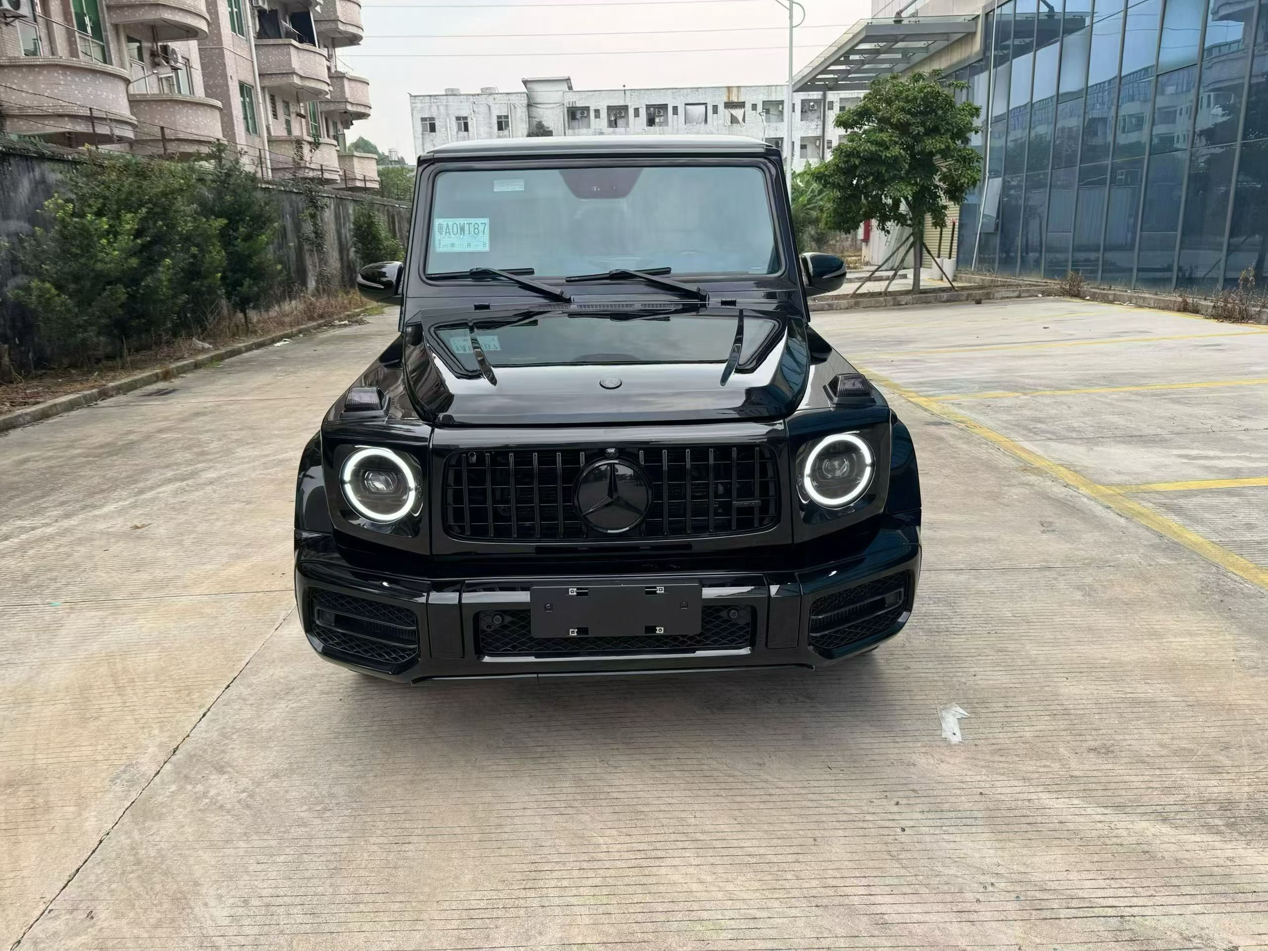 ◻️最新到库:2016款-奔驰 #AMG G 63 Edition 463｜Mercedes‑AMG G 63 #Edition 463…❗️整车外观到内饰，已升级20款(除了挡把)菱形格双拼内饰+行政四座💺冷暖/记忆+新款AMG平底方向盘+双12.3英寸联屏+MBUX触摸小鼠标🖱️+发光涡轮出风口+ Alcantara内顶+星空顶✨+15道Burmester🔉…❗️准新车 ​