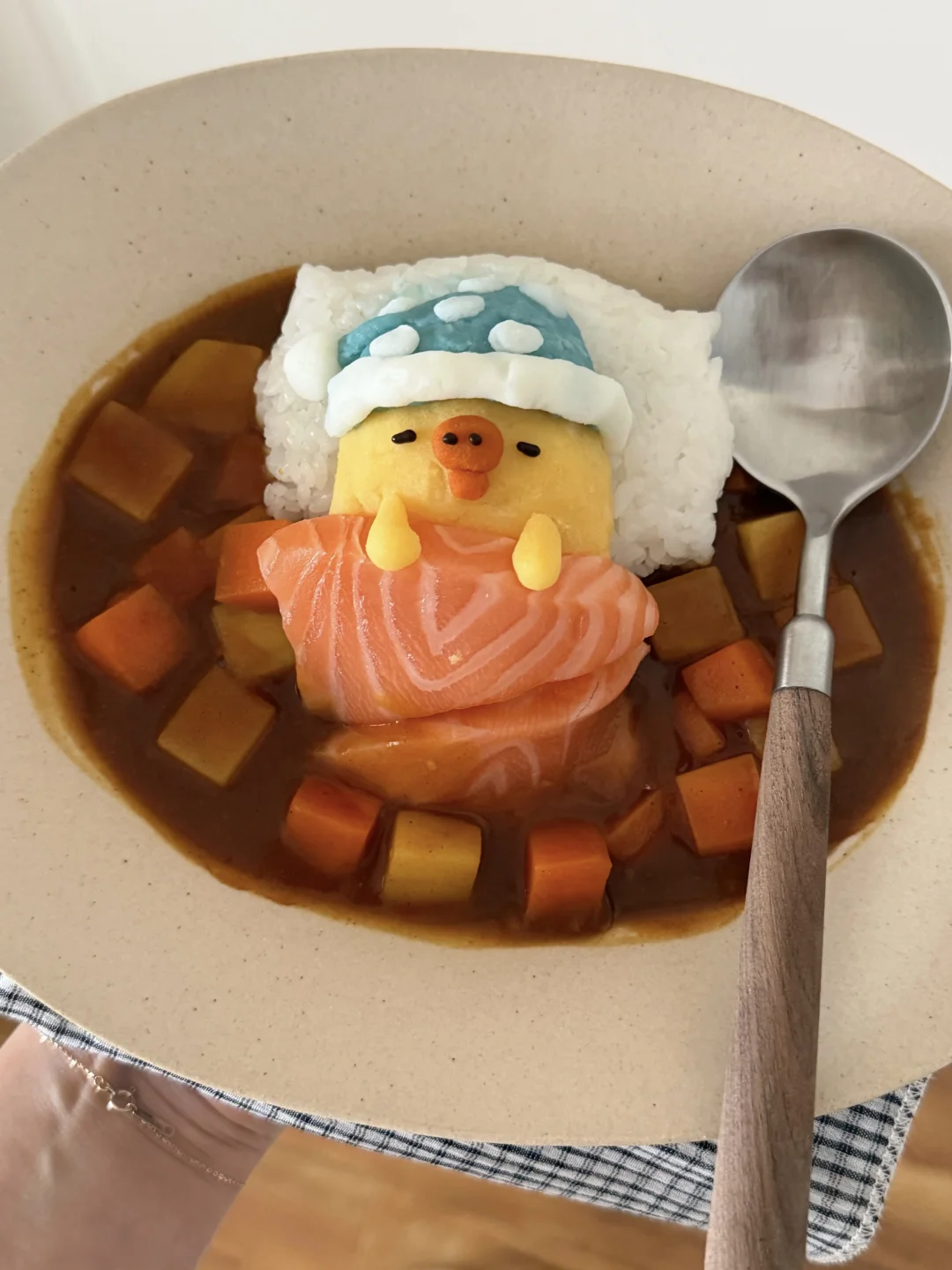 鼻孔鸡土豆泥三文鱼咖喱盖饭🍛