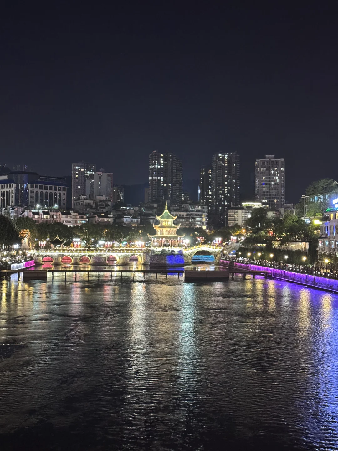 甲秀楼夜景
