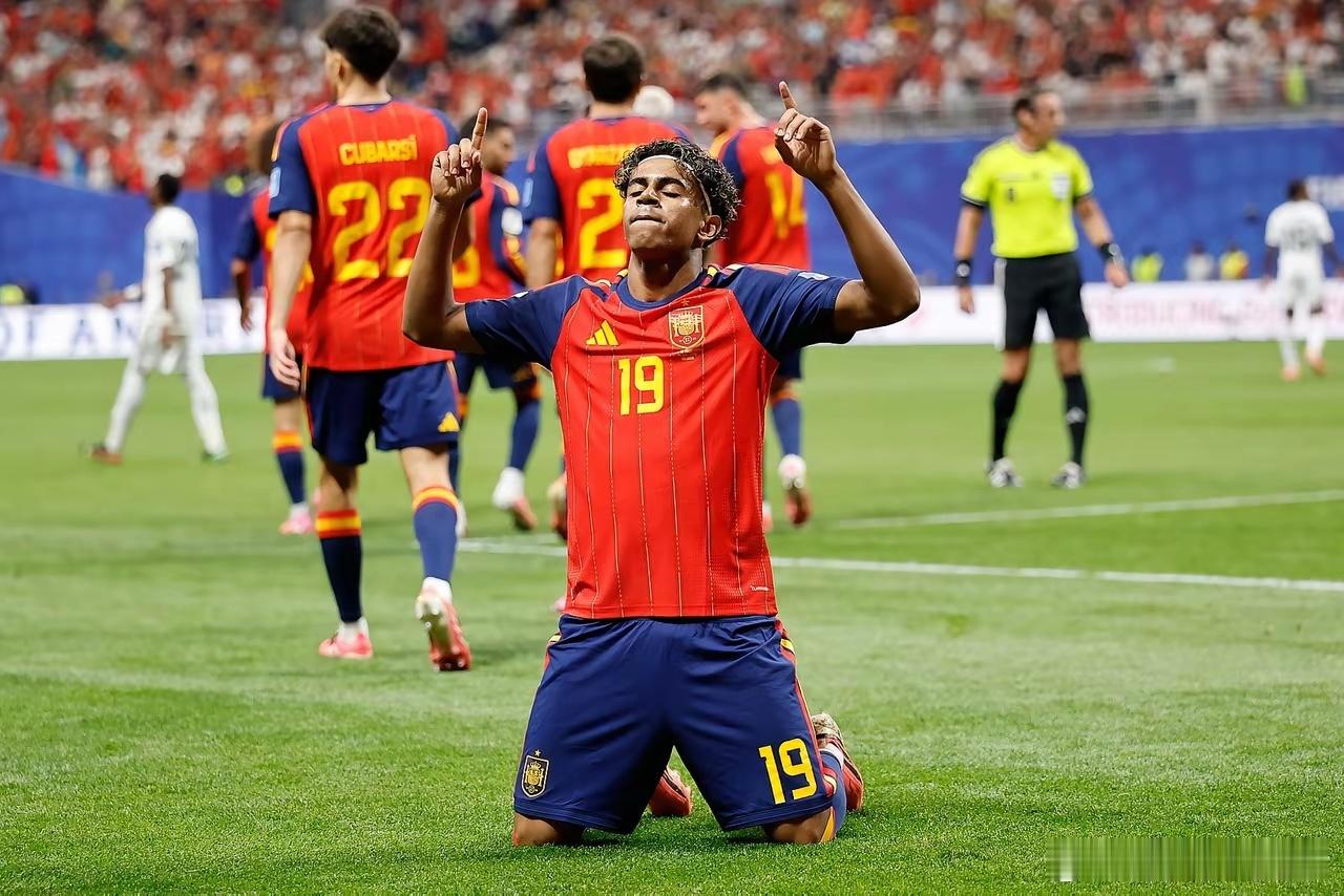 西班牙4-0胜沙特，三大事实不得不提！1. 日本白天4-0，沙特晚上立...