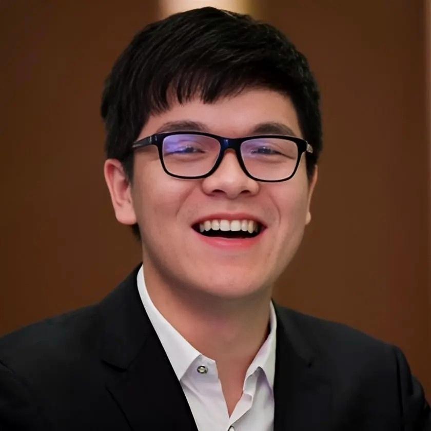 真拿你没办法[笑哭]坐好咯那是嵊州赛场，一场足以载入王中王史册的巅峰加...