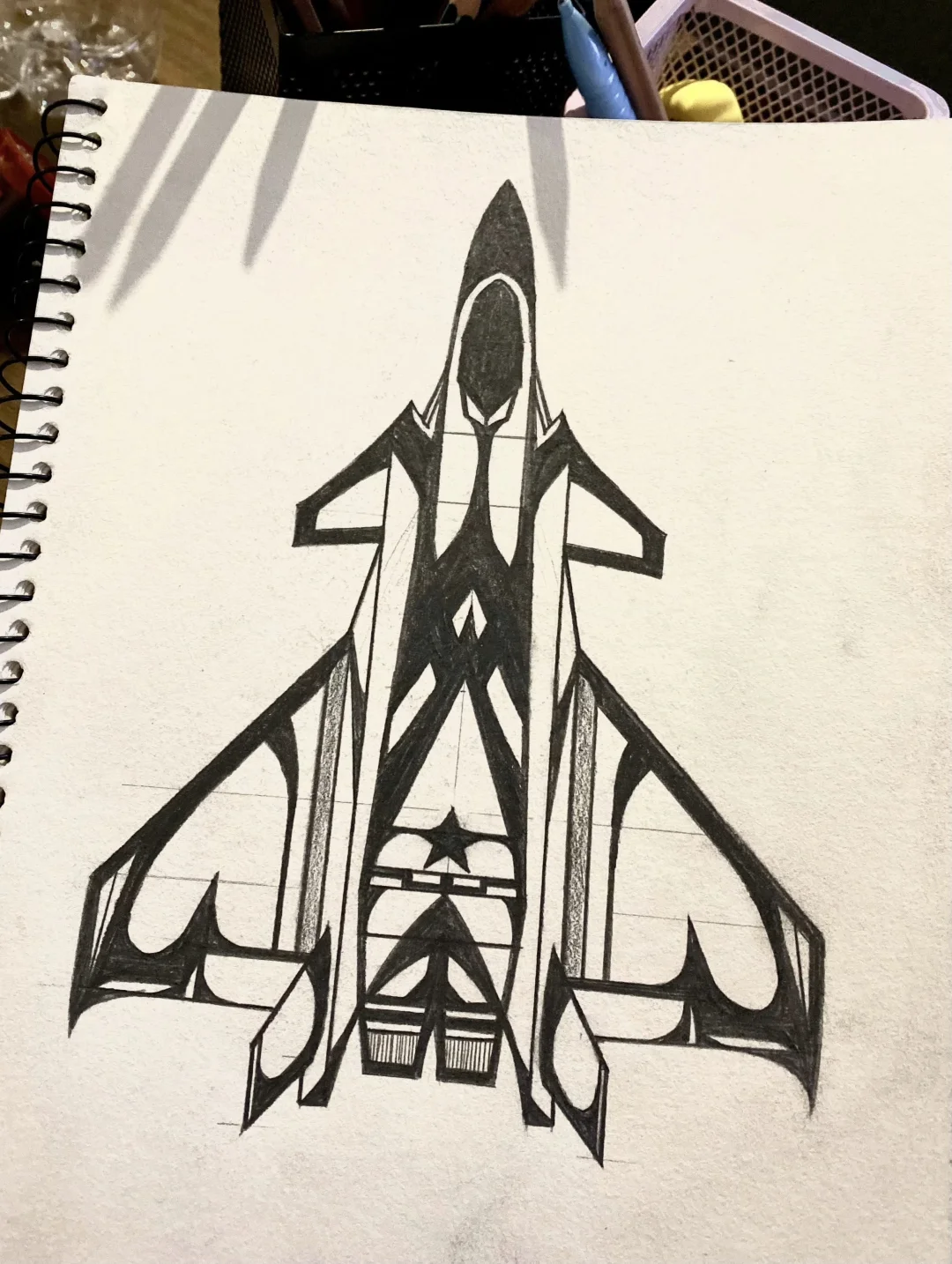 歼20魔改涂装，星际战斗版，还藏了一颗外星人头，能看出来吧…👽[doge]