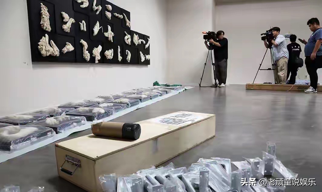 文化交流不能触碰主权红线！外交部就光州双年展涉台事件作出回应

9月3日，有记者问：中方策展团队因韩国光州双年展涉台错误做法宣布撤展，表达强烈抗议。中国驻韩国大使馆已就此发声。中方对此有何评论?

外交部发言人郭嘉昆就此作出正式回应。中韩建交公报白纸黑字写明，韩国政府承认中华人民共和国政府是中国唯一