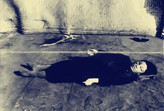 1925年12月25日，辽中县老达房乡，韩淑秀被枪决后，一张罕见的遗容...