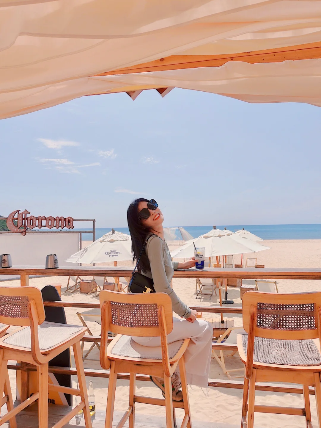 三刷万宁科罗娜酒吧🌄教你避开人挤人拍照