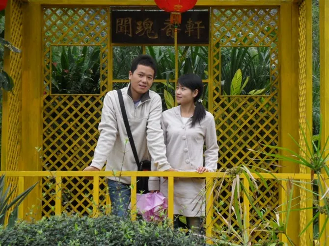 突然对多年的同事产生好感，并且忍不住想靠近。 思前想后是因为他时不时的...