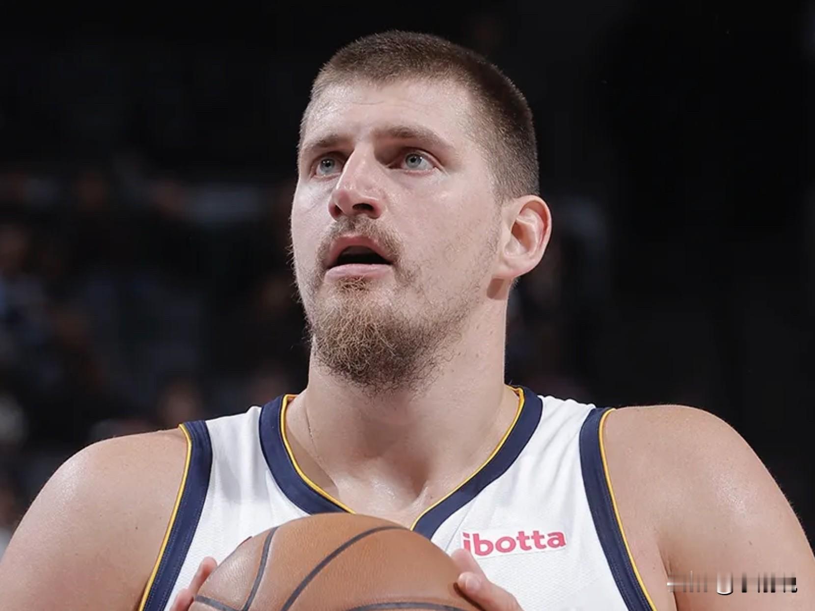 约基奇今日砍下生涯第198次三双，掘金10连胜稳住西部第3！  掘金今...