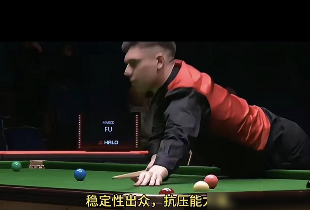威尔士这小子，把中国斯诺克00后挨个收拾了一遍。
丁俊晖、吴宜泽，全栽他手里。这赛季对中国选手7战全胜，一场没输。
利亚姆·戴维斯，06年的，世界排名才80位。可你看他打球，防守跟老油条似的，一点不慌。英格兰公开赛干进八强，还轰了杆105分。北爱首轮，墨菲来了也没用，4-2直接送走。
结果第二