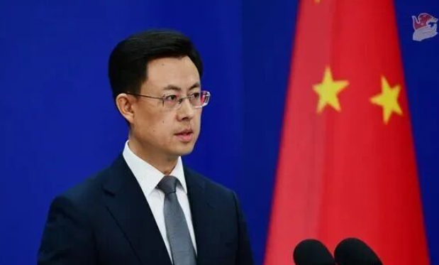 100%关税？疯了！
 
美国众议院9月16日以262票赞成、159票反对通过一项对俄制裁法案，授权特朗普对购买俄罗斯石油天然气的前五大进口国征收最高100%关税，潜在对象直指中国和印度。中方17日火速回应：经贸合作不受第三方干扰和胁迫，反对没有国际法依据的长臂管辖。
 
这个法案把“关税大棒”的开