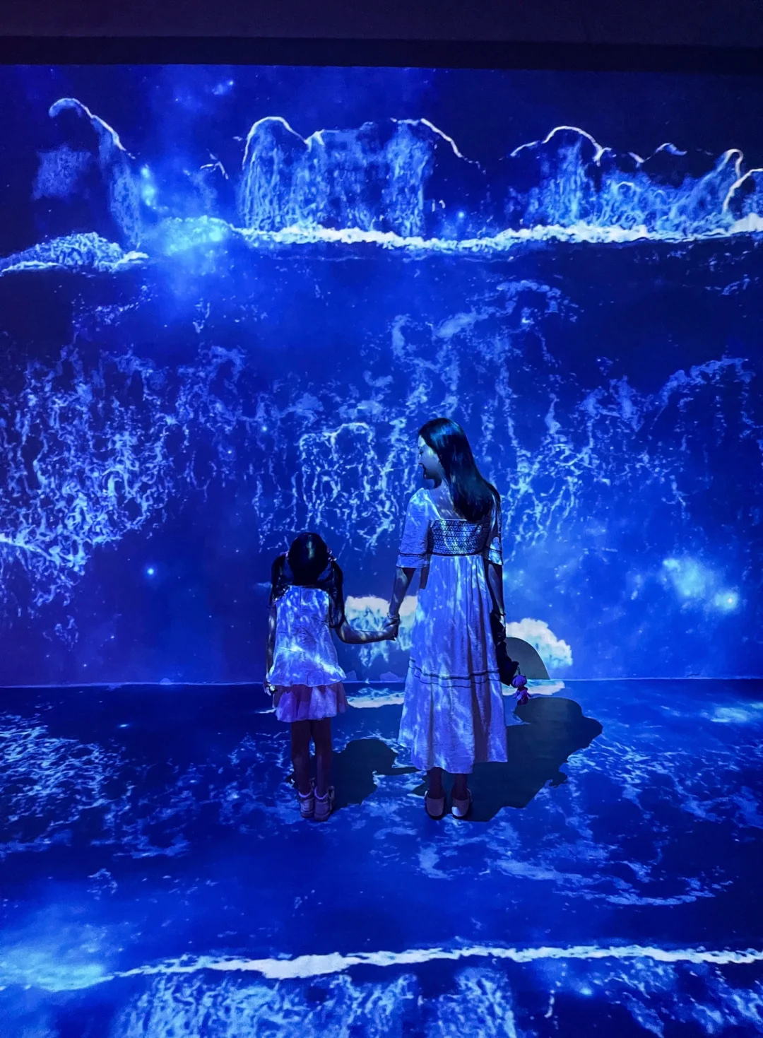 在武汉！带娃看到了极光与大海🌊被震撼到哭