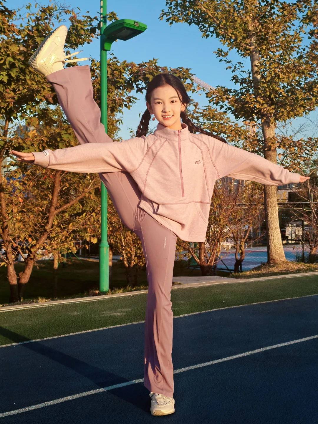 舞蹈生的日常晚锻炼～元气满满的运动女孩