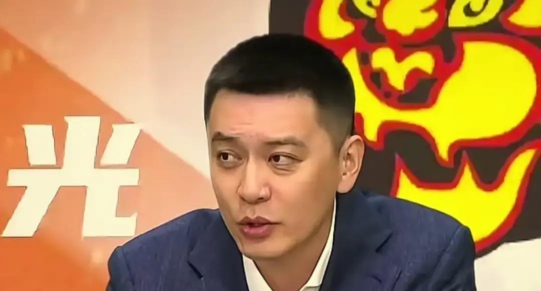 广东这场球，最扎眼的不是输分，是场面难看得让人心里发堵 杨鸣赛后一句话...