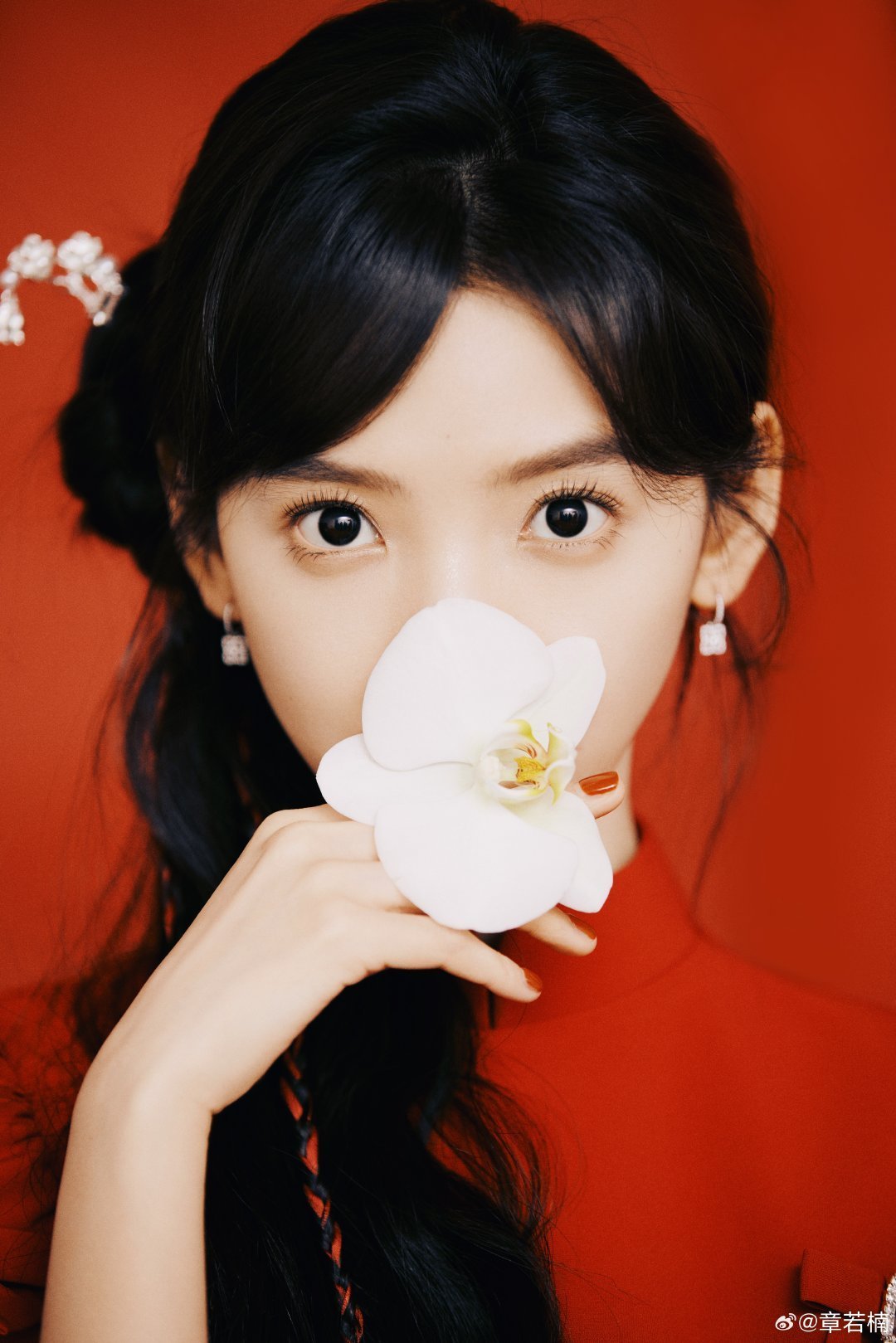 #章若楠想把你和时间藏起来# zrn#章若楠沈千盏# 

枯萎的玫瑰也包含着爱意我将玫瑰藏于身后期待与你赴约

​