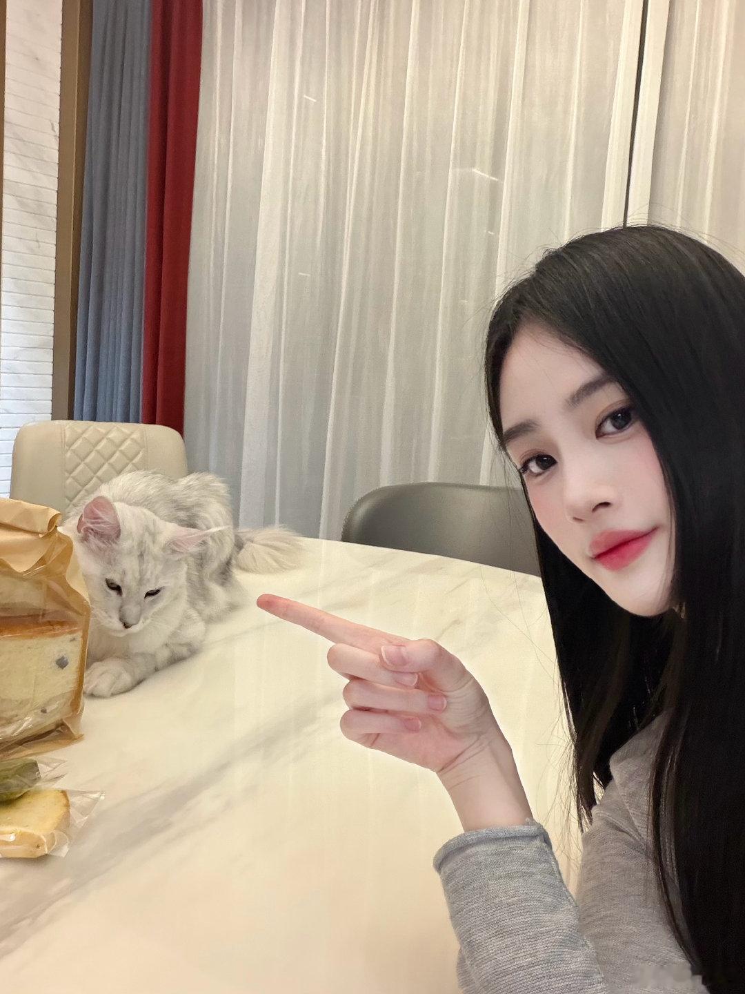 为图1️⃣朋友做的🍞吐司甜品发一条最近plog~ ​