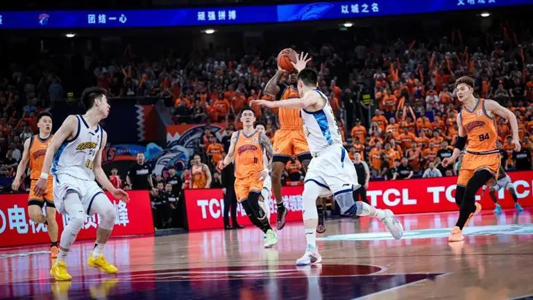 【上海91-88浙江 古德温三分绝杀 布郎空砍50分  总比分2-0领...