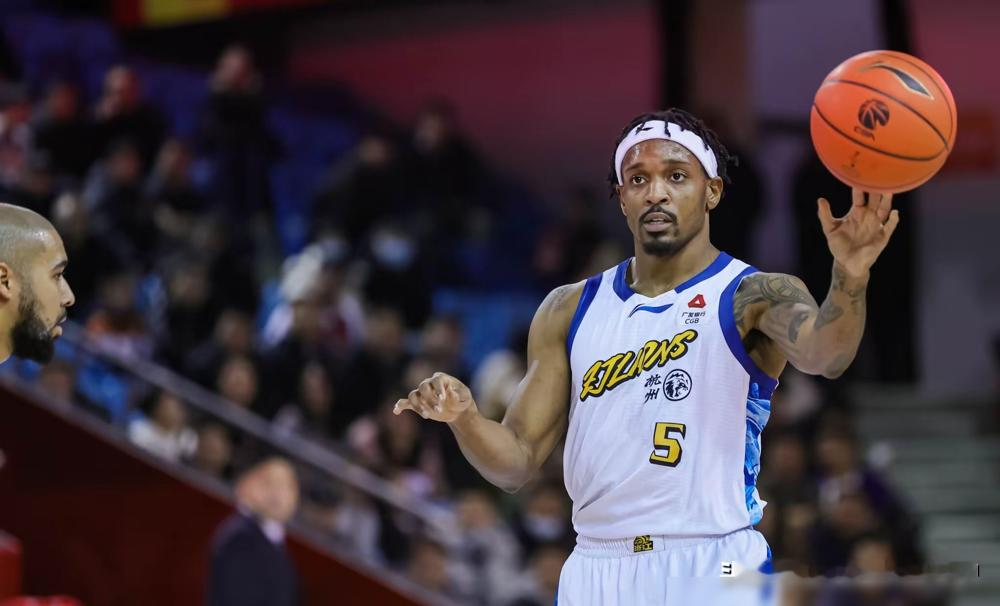 别以为布朗伤愈复出是来救主，我告诉你，这就是一场赤裸裸的兵权收割。 ...