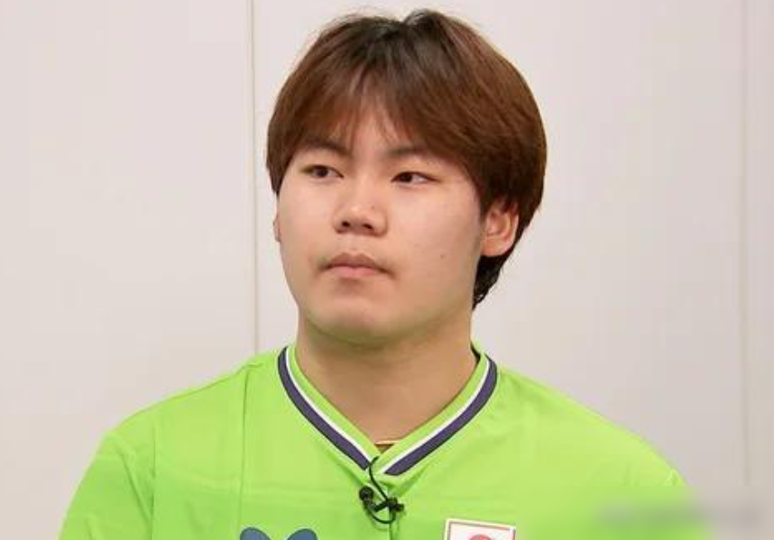 日本队放话六七成状态就能赢中国队，这牛皮吹得，张本智和都不敢这么接。
松岛辉空，19岁，公开训练时对着日媒原话是：不用全队百分之百，每个人拿出六七成，就完全可以抗衡现在的中国队，有取胜机会。还补一句，发挥不足五成才难赢。
更绝的是，他说跟张本智和世乒赛拿银牌后聊过，两人商量着把亚运会金牌拿下来就