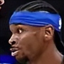 看NBA上咪咕视频，随着新赛季媒体日的逐步开始，NBA新赛季常规赛也即将到来，联盟官方对于新赛季规则中一些小的方面进行了调整：
第一，就是持球进攻的球员非持球手不能过度推人了；
第二，进攻方在掩护时的非常规动作抓的更严了；
第三，防守球员对进攻球员的进攻路线的非法干扰抓的更严。
进攻球员非持球手推人