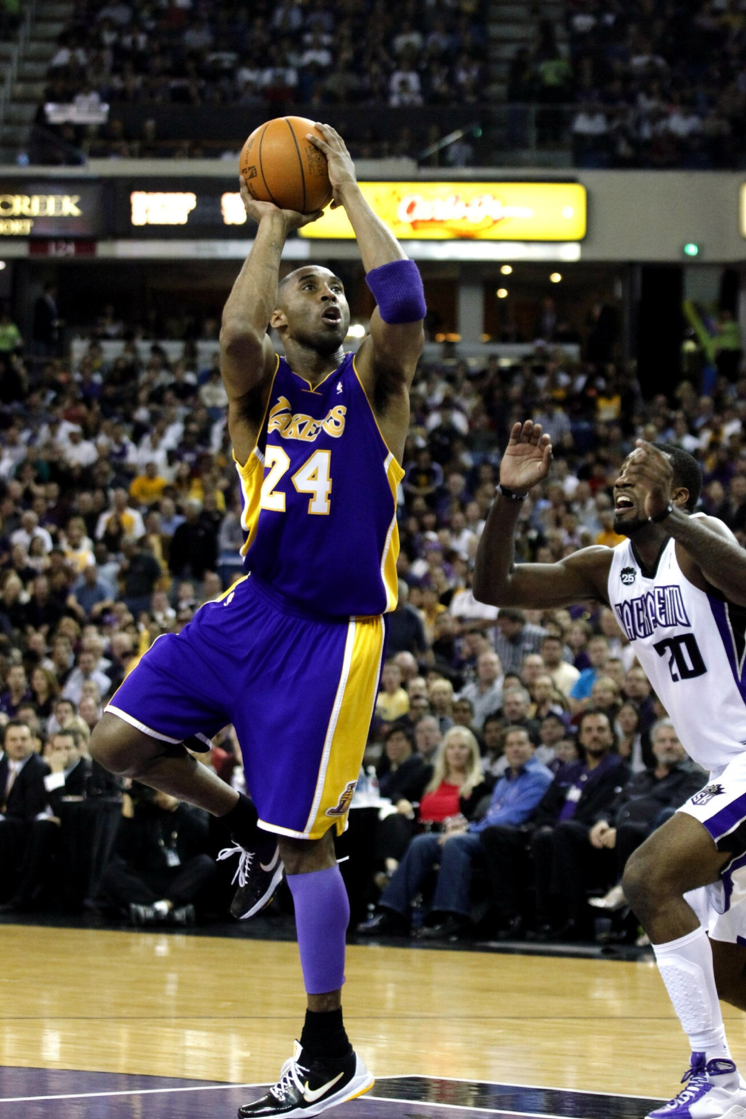 Kobe Bryant 金鸡独立

#科比# ​