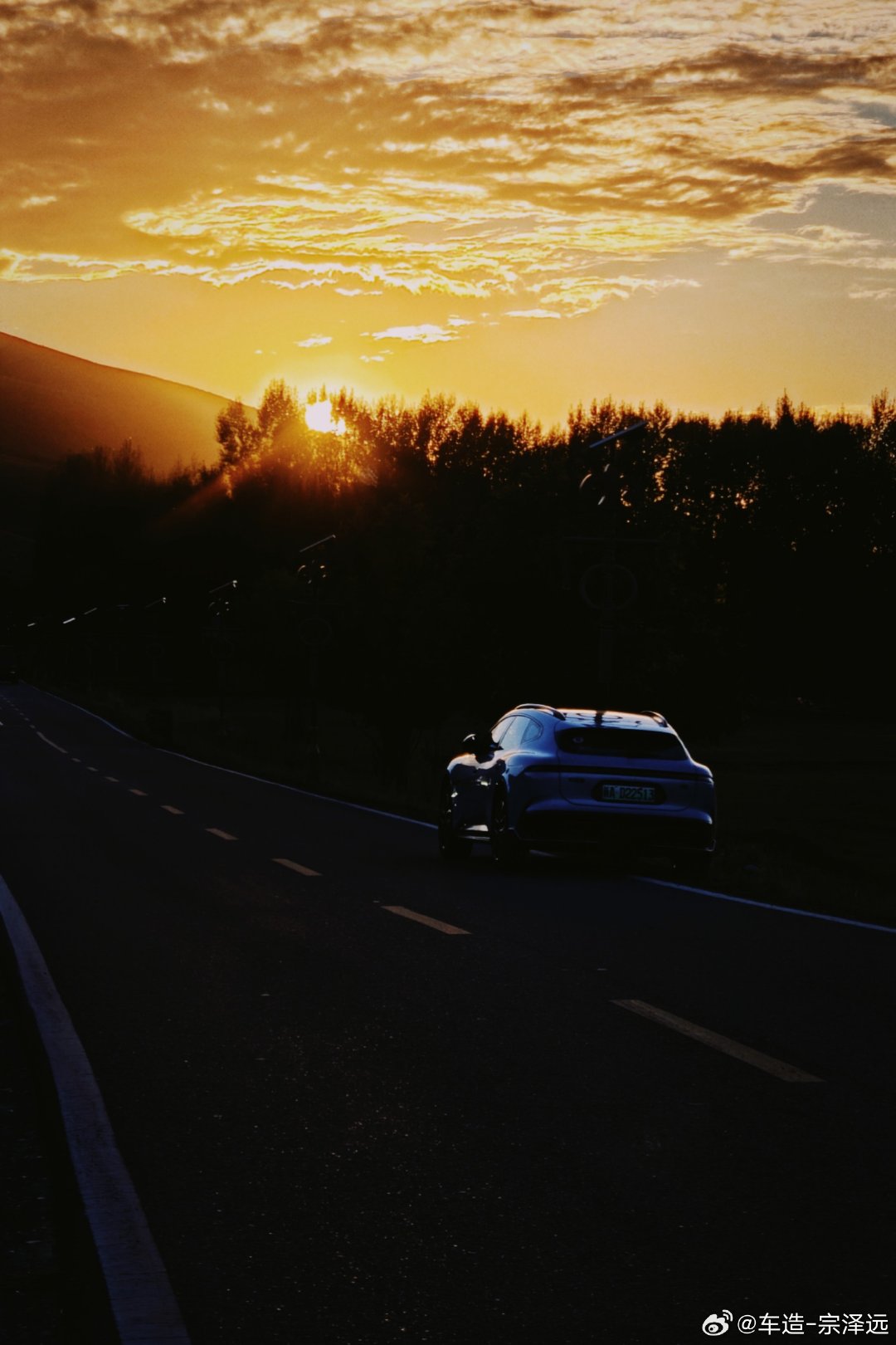 晚上9点的新疆
美得夸张啊朋友们!  ​