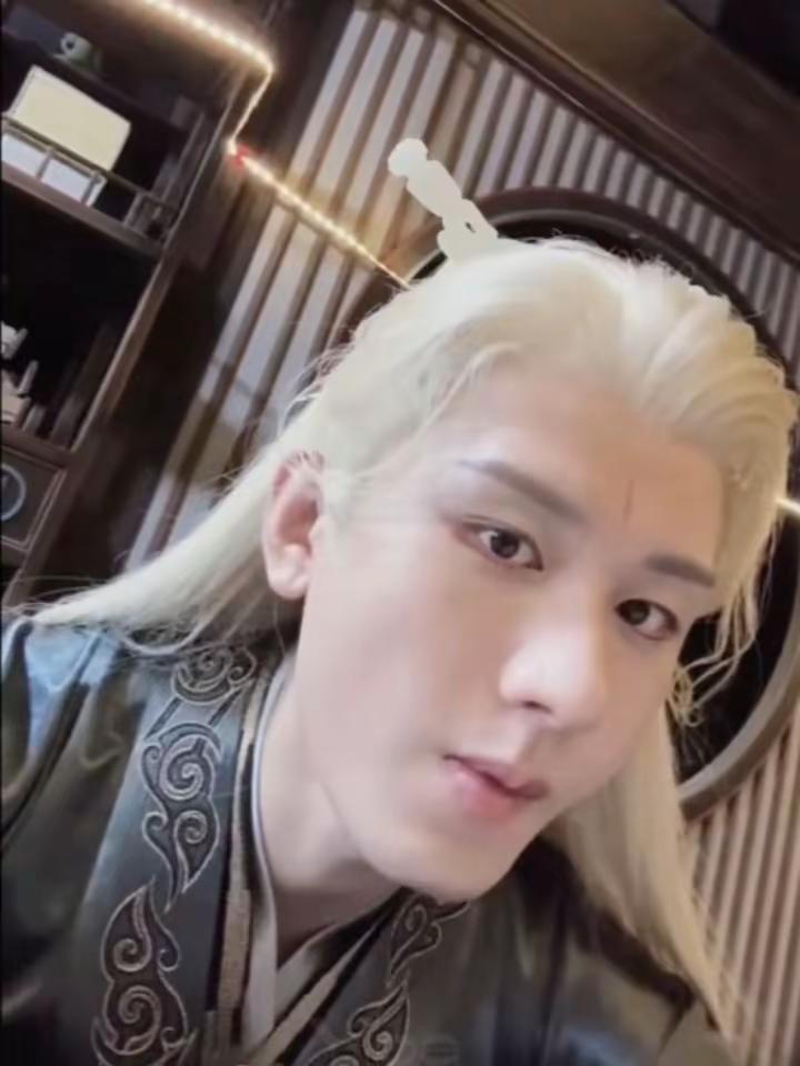 赴山海一周年快乐  追星人的镜头有温度 成毅拍摄花絮赴山海