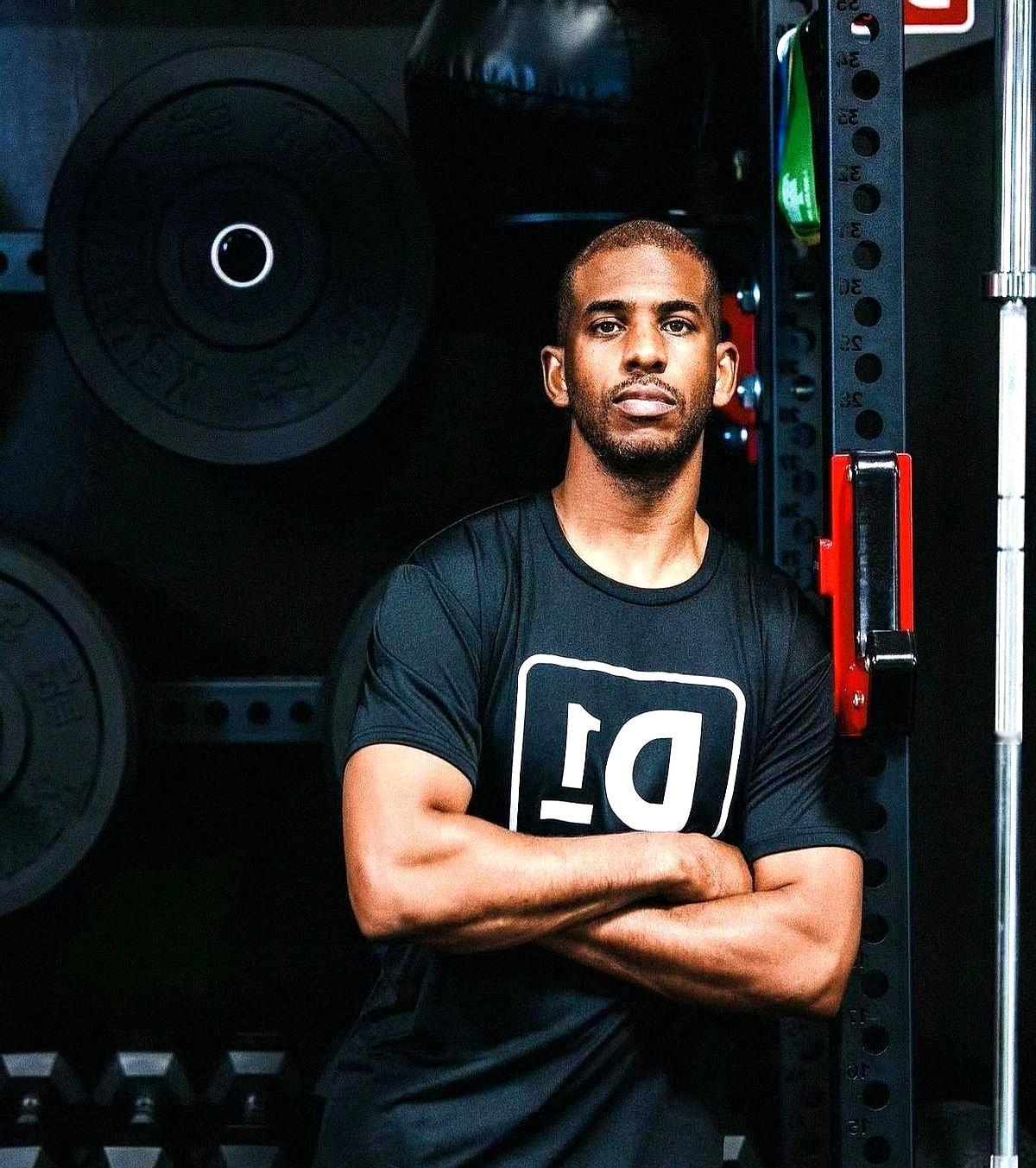 40岁的克里斯·保罗刚喊完退役，随之而来的一纸合同竟是去加州一所私立高...