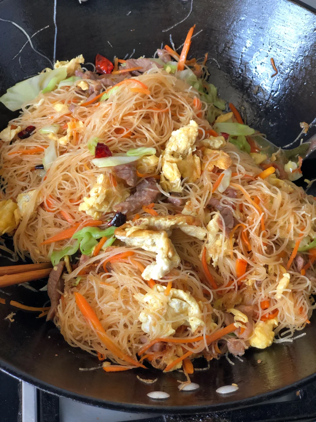 天太热就随便炒了锅炒粉干给大家