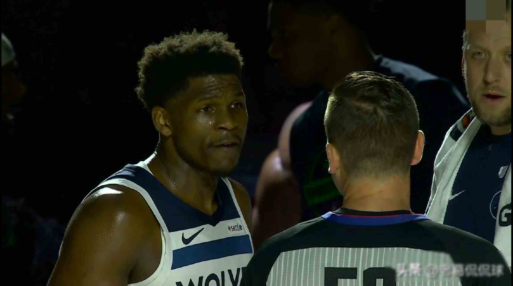 爱德华兹赛后说了句狠话，媒体炸锅了，其实他只是在说防守想法  4月20...