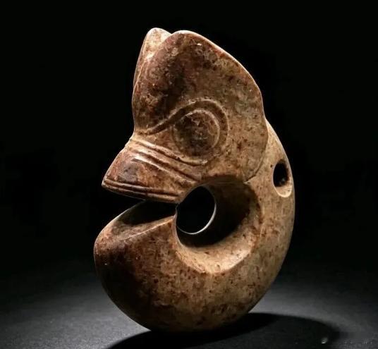 河北宣化出土的玉猪龙，可知中原文明的底色中，很大部分来自红山！ ​​​