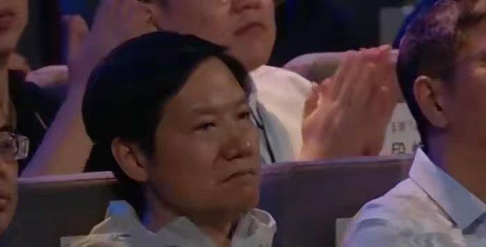 256GB存储：一千块😛
512GB储存：一千块😛
4GB内存：一千块😛
透明后盖：一千块 😛 ​