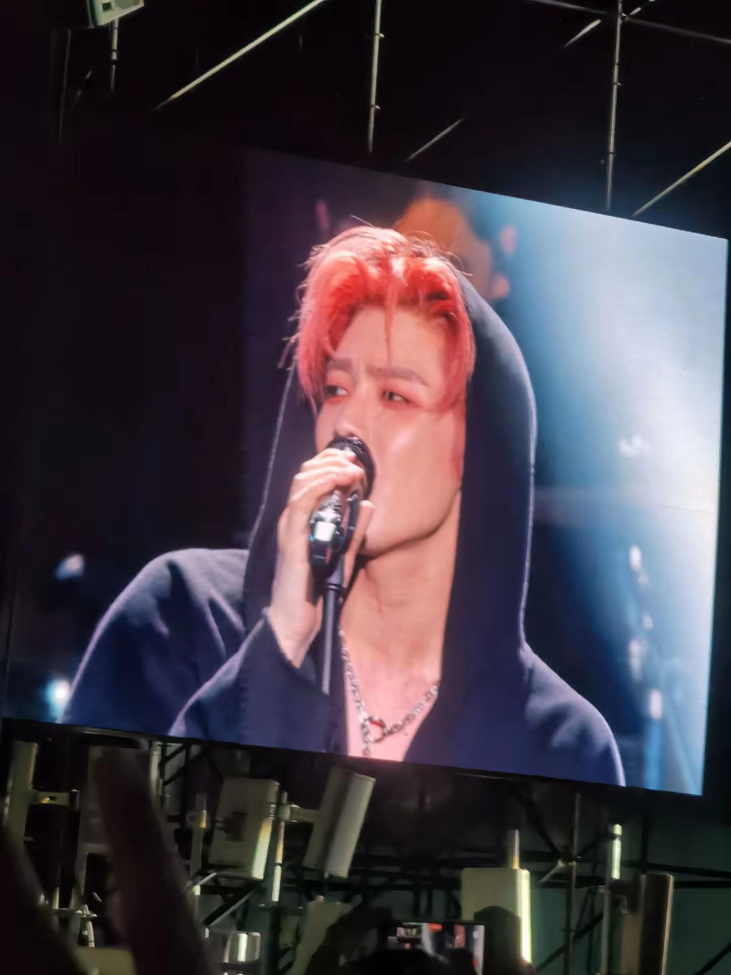 第一眼就惊到我的侯明昊，干净帅气温柔，简直太帅啦🥰