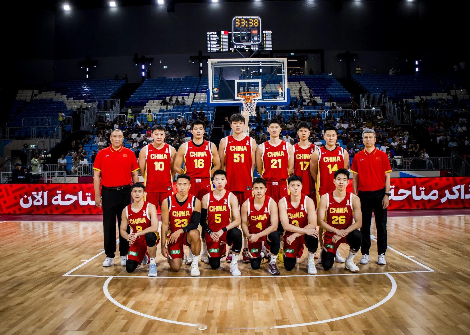 #中国男篮vs卡塔尔男篮# 

世预赛第二阶段的第一场，赢球给这次与未来的西亚之旅开个好头。

26分大胜，恢复一些信心，这比赛和对手本就没什么担心的，之后仍要注意，西亚的客场不好打。杨瀚森（本场15+8），还是让大家看到不一样的表现。

熬夜看球，大家都不容易，碎觉！ ​