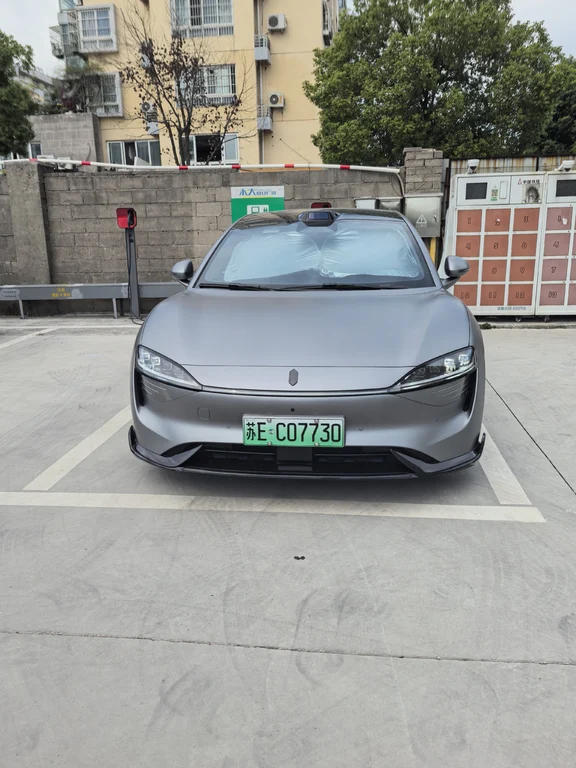 🏎️ 智界S7：西装暴徒的「速度美学」来了！
白天搞事业要低调，晚上踩油门要嚣张——这车把「内敛与运动」玩明白了！
流线型轿跑姿态+无框车门，停在路边总有人回头问“这是什么车？”🚗
3秒级零百加速，开出去的每一脚都是「从容的暴力美学」💨
#智界S7 #运动轿车 #低调有内涵 #鸿蒙智行