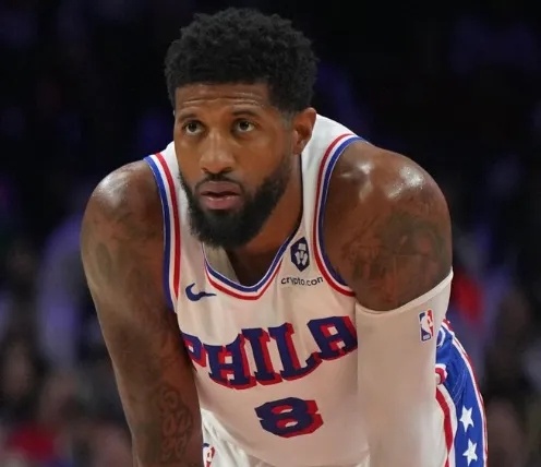 【🏀NBA季后赛！乔治神一场鬼一场，尼克斯大胜76人🏆】  在NB...