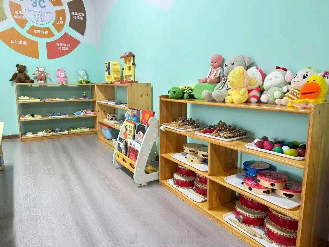 【黄埔新增3所嵌入式托育园】日前，联和街道黄陂社区、科翔社区、峰湖御境...