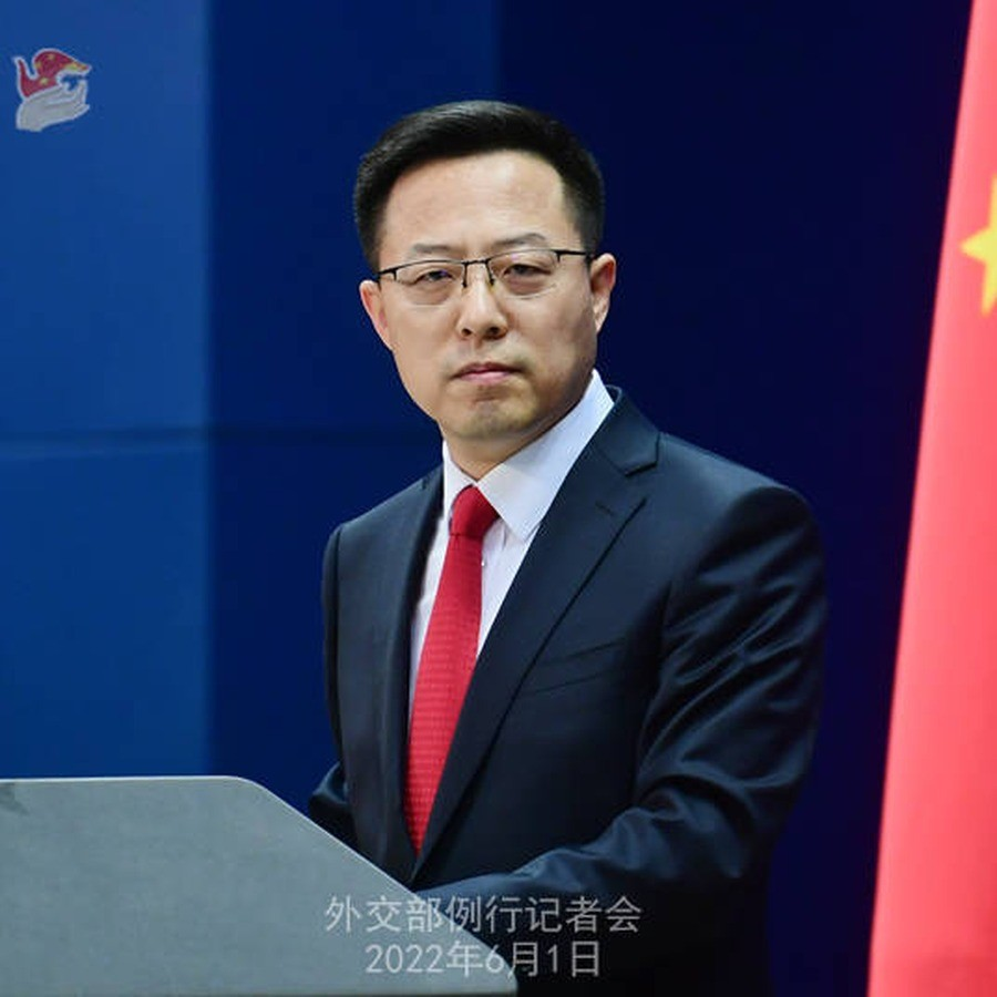 10月9日，中共中央政治局委员、中央外办主任王毅在北京会见以汤加副首相拉图为团长的太平洋岛国政治家联合考察团，双方就多个领域的话题进行了探讨交流。 
 
注意“联合考察团”这四个字的分量。来的不是某一国代表，是一群岛国政治家组团登门。汤加、基里巴斯、瓦努阿图、所罗门群岛……这些人凑在同一张桌子前面，