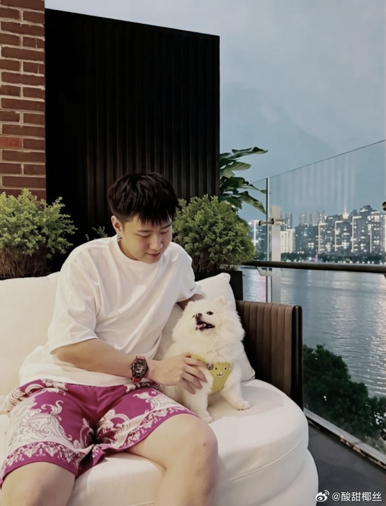 #赵心童[超话]# 这张也帅[哈哈] ​
