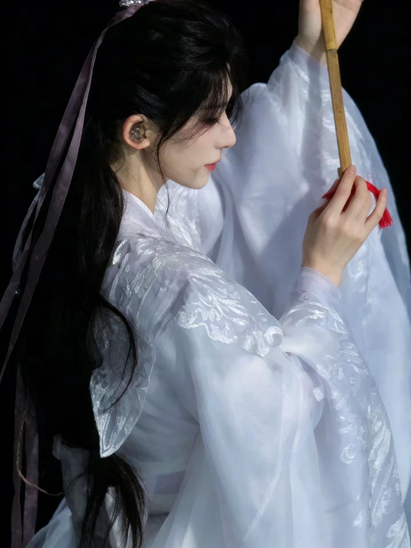 哎呀！是谁拥有了两张票啊？哈哈哈哈风月吻眉梢