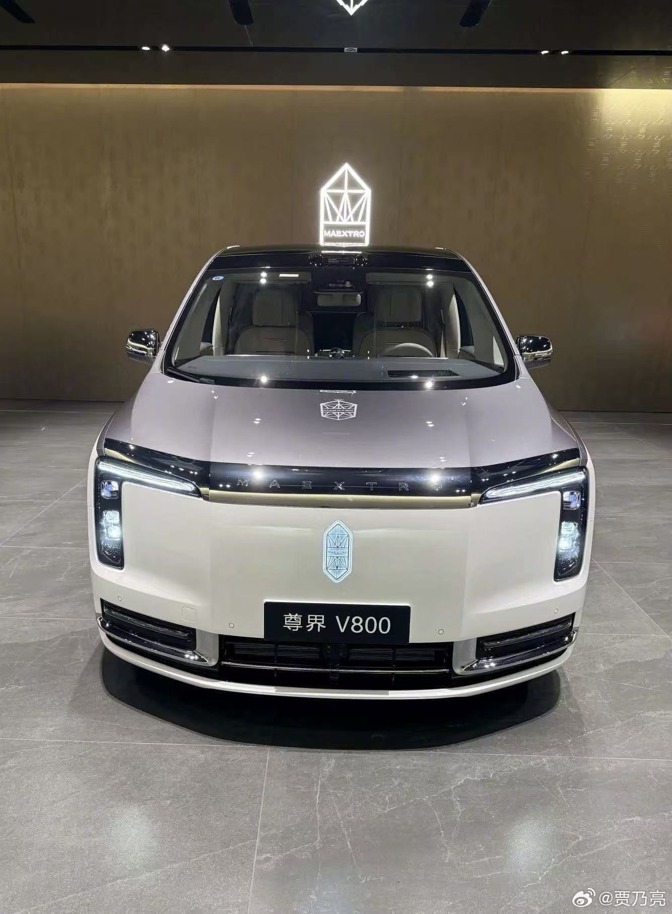 尊界MPV上市1小时大定2115台，价位64.8-101.6万。  先...