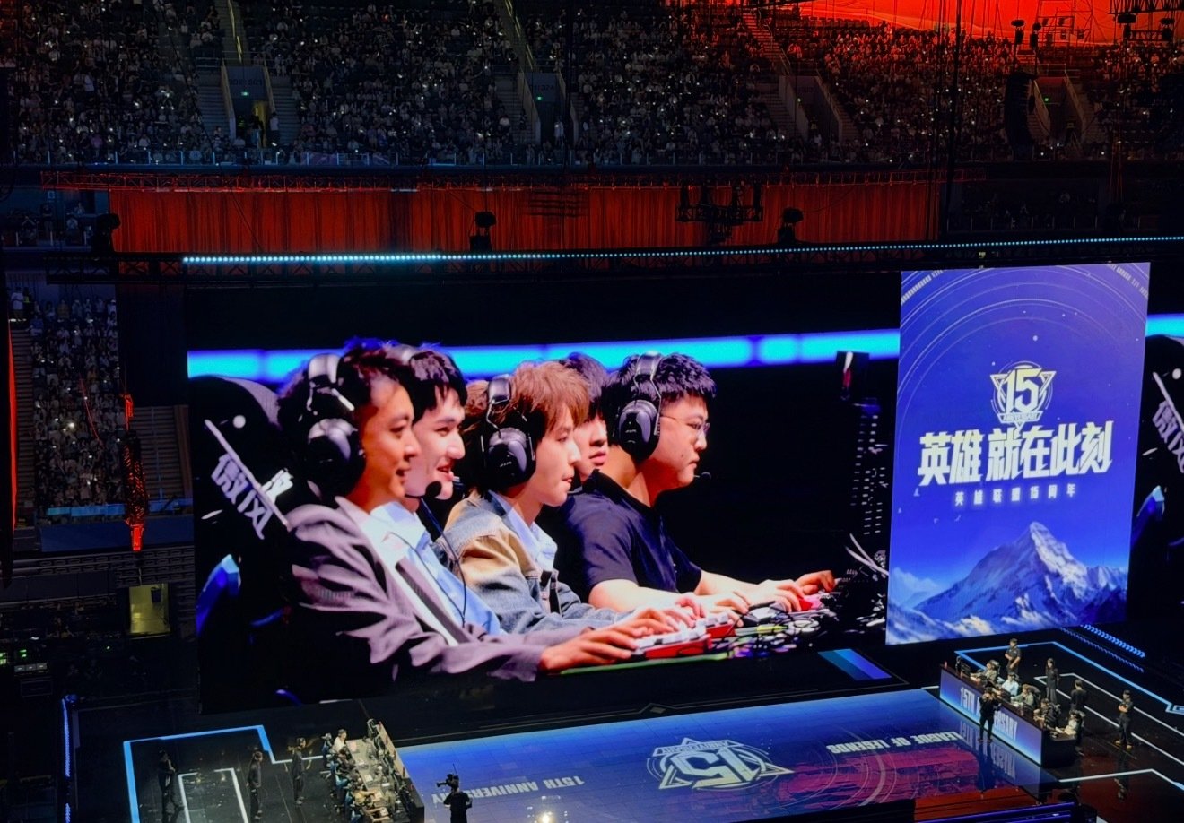 LOL新梗“海克C”

就是海克斯大乱斗里能Carry全场的大神

今天的表演赛，除了职业选手，王俊凯、张博恒和李佳航的操作真的可圈可点

#LOL的新名词叫海克C##英雄联盟表演赛都还能C# ​