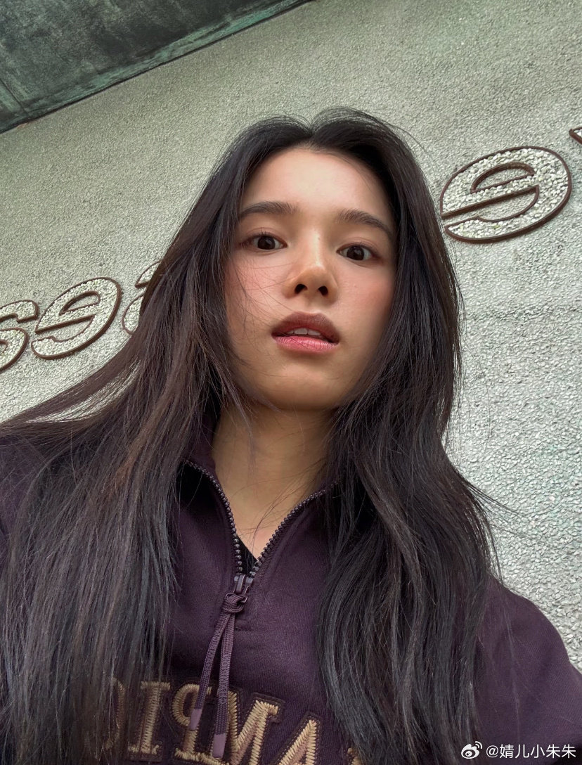 #张婧仪[超话]##张婧仪##张婧仪代言比亚迪秦max#   求tt🍵很多很多 ​