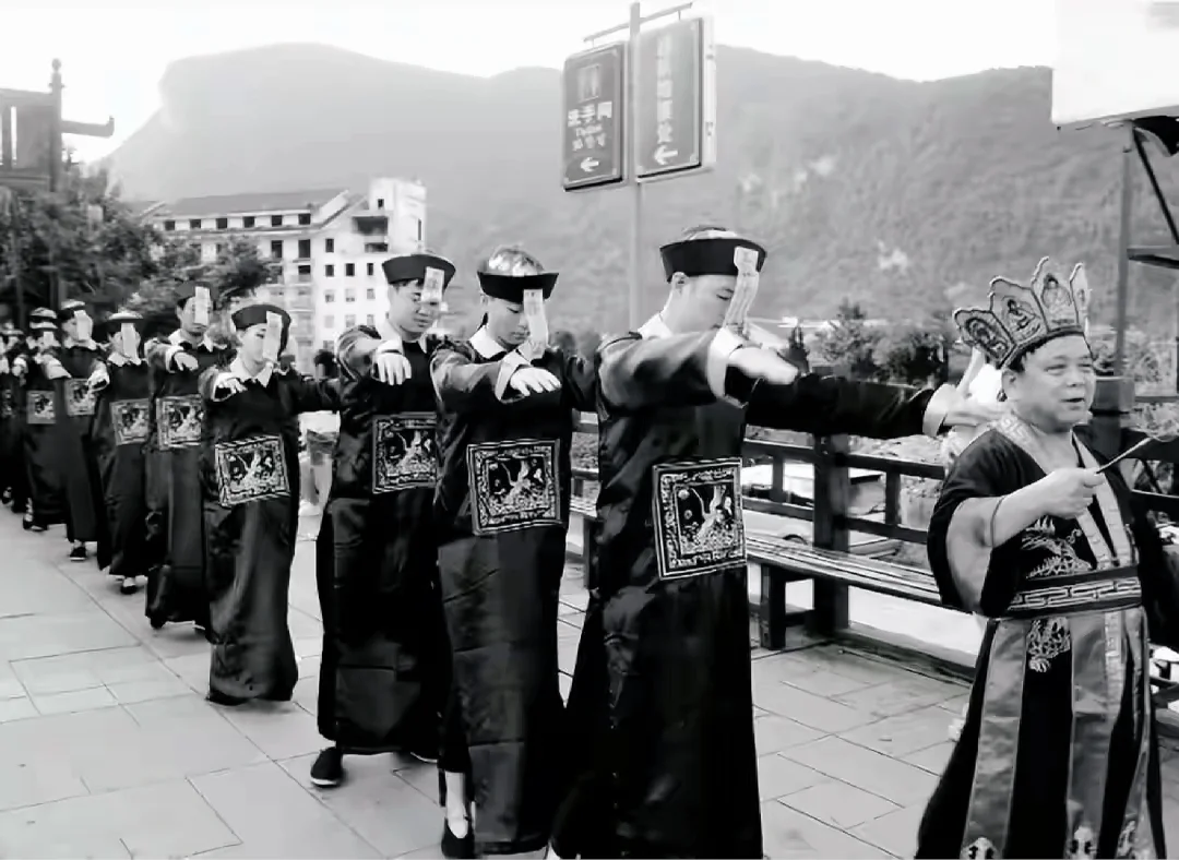赶尸术难道就是传说中的僵尸还魂？神奇！