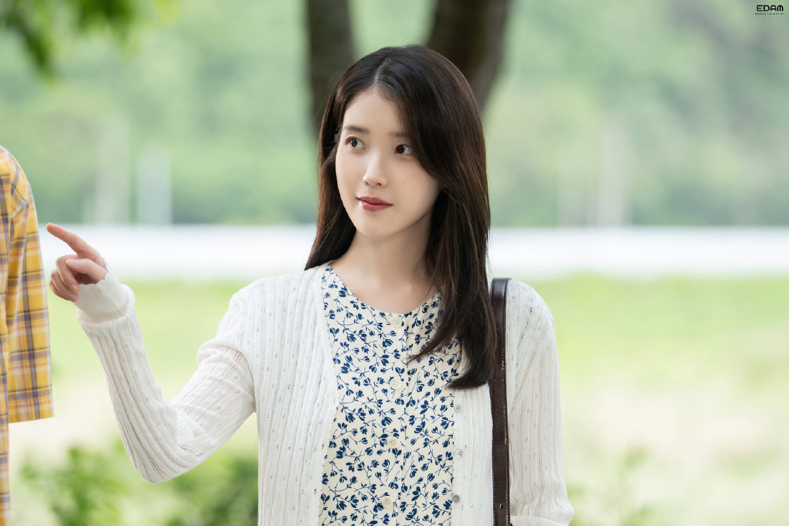 #IU[超话]#🐥#IU韩国第一女solo# 
onlyU消息- 261009 IU给演员许南俊咖啡车应援

【cr：coffee.kim 】
—☆#IU#☆李知恩☆#iu# —
🔮IU 个人IG【dlwlrma】
🔮IU 官方IG【iu_edamofficial】 
#IU李知恩21世纪大君夫人# ​