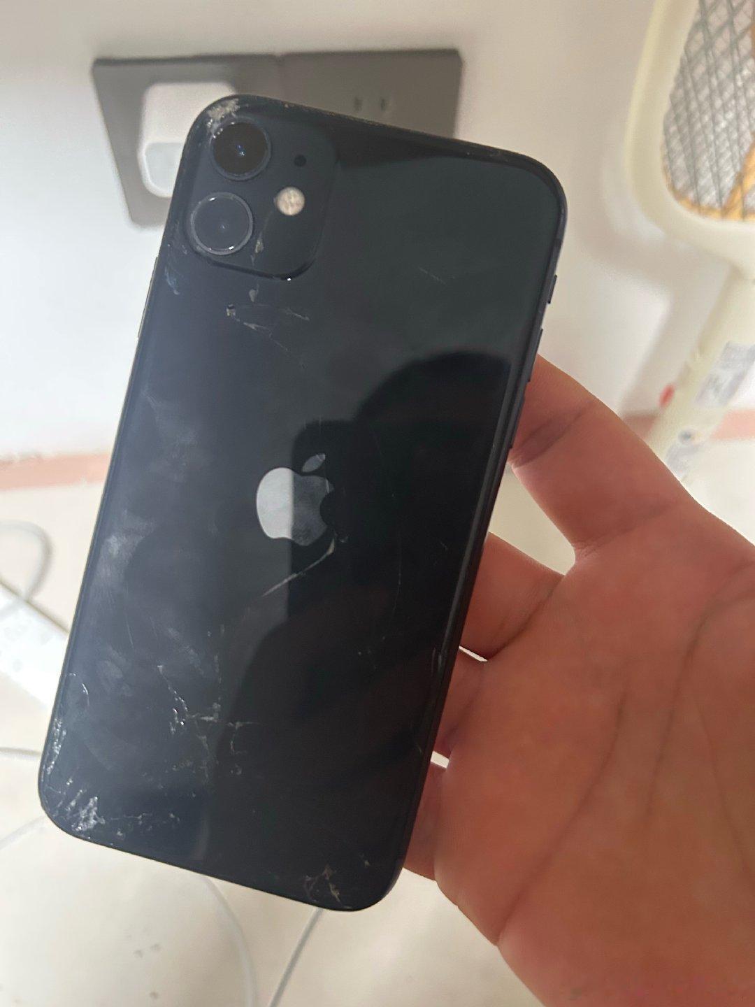 #iPhone18Pro 18项升级#其实，我的苹果11还能再用几年，就是有点摔破了。电池还有85%呢。 ​