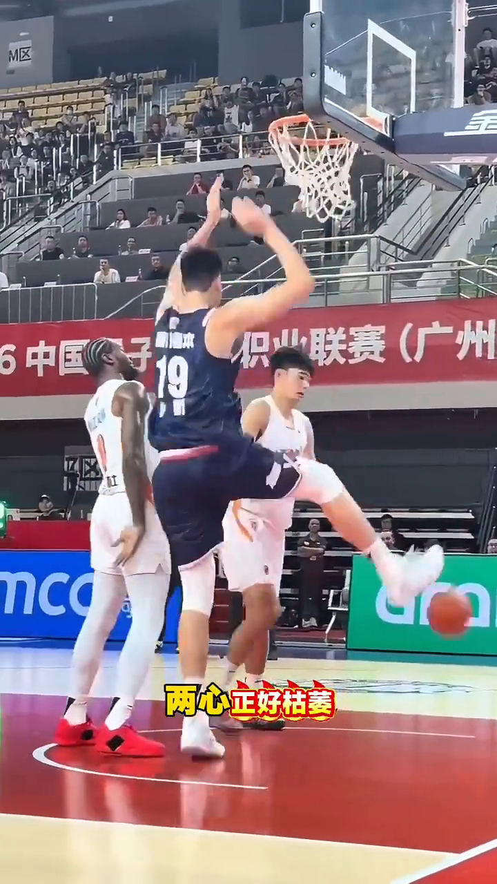 杜锋虽然喜欢骂人，但他有可能想的是让你变得更好。